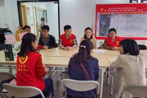 浓浓关爱暖人心，星空（中国）集团党支部慰问困难单亲家庭